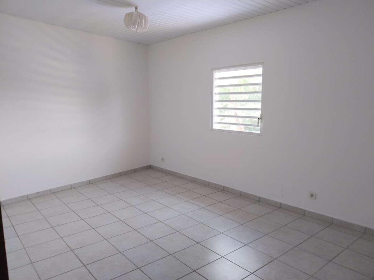 Grand T2 à Cayenne